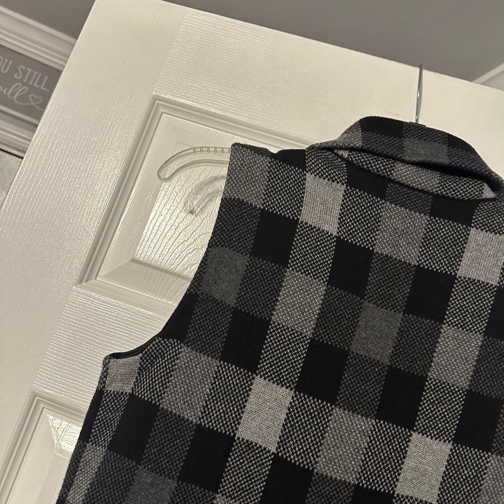 Chaps Women’s Buffalo Plaid Sweater Vest - Picture 11 of 12